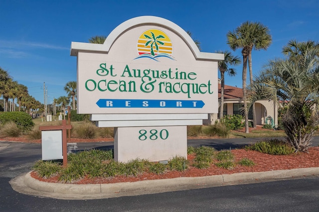 view of community / neighborhood sign