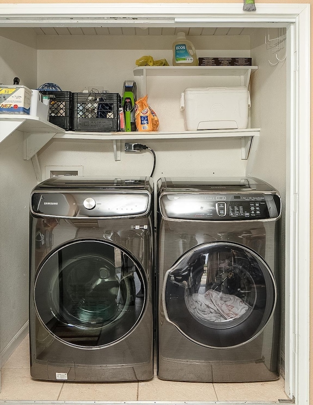 laundry area featuring washer and clothes dryer