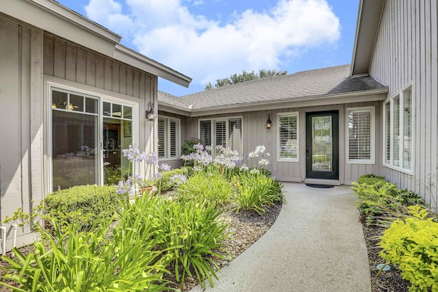 1 Sandpiper Cv, Ponte Vedra Beach, FL 32082 - property entrance featuring roof with shingles