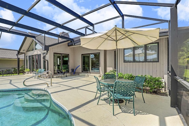 1 Sandpiper Cv, Ponte Vedra Beach, FL 32082 - outdoor pool with a patio area and a lanai