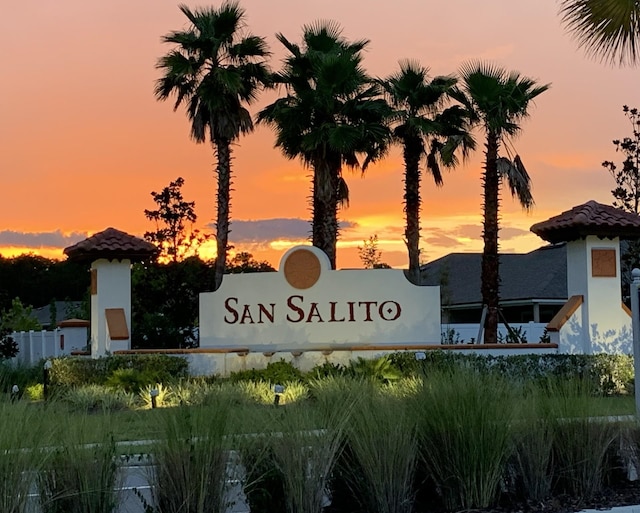 view of community / neighborhood sign