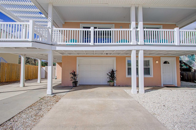 view of front of property featuring a garage