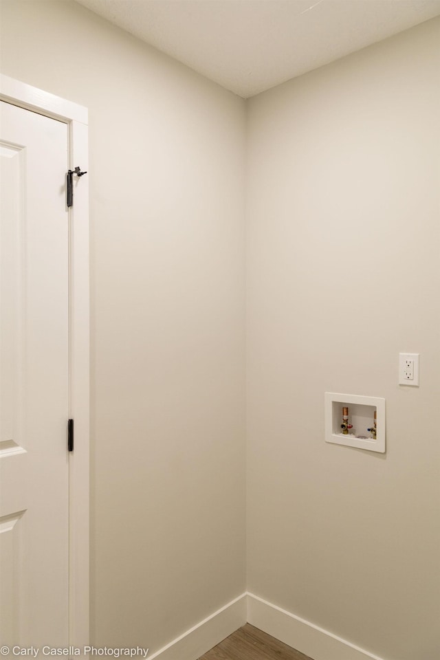 552 Fox Hollow Ln, Saint Augustine, FL 32086 - laundry area featuring hookup for a washing machine and wood finished floors