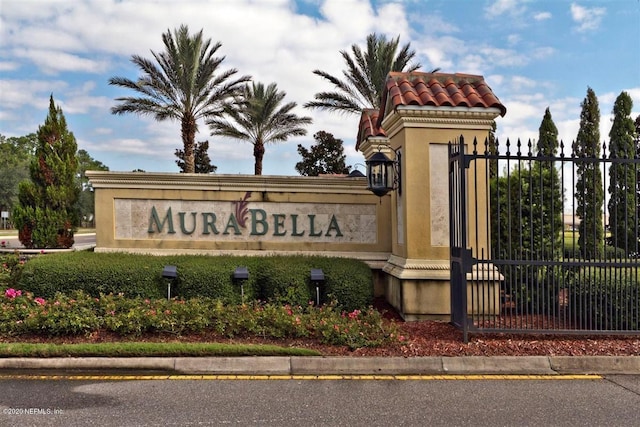 view of community / neighborhood sign