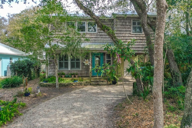 view of front of home with driveway