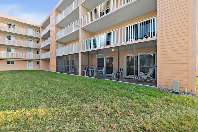 view of apartment building / complex