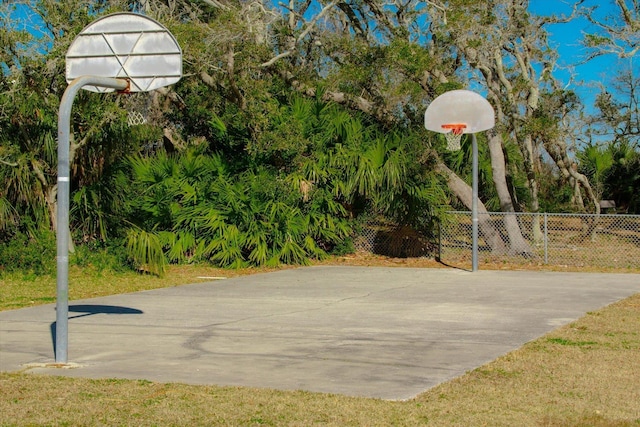 136 Lawn Ave, Saint Augustine, FL 32084 - view of sport court featuring community basketball court