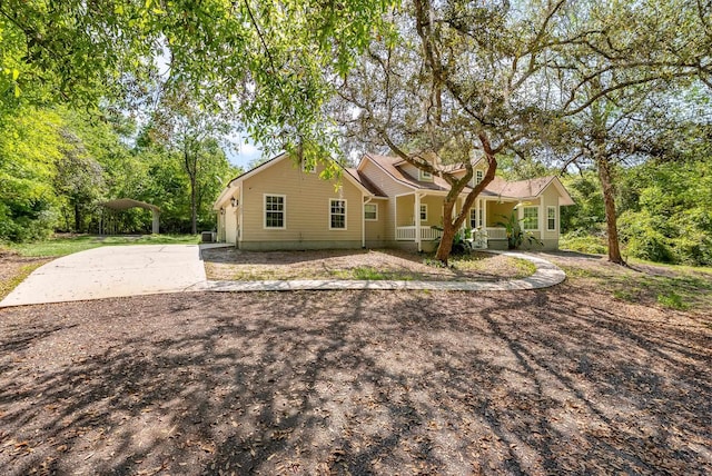 5827 Green Rd, Middleburg, FL 32068 - back of house with covered porch and concrete driveway