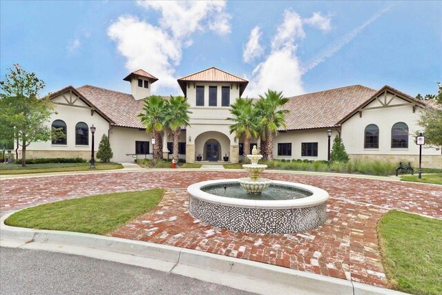 view of front of property with stucco siding