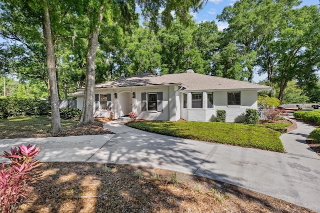 view of front of property featuring covered porch