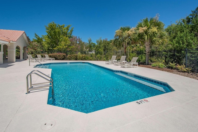 2202 Vista Cove Rd, Saint Augustine, FL 32084 - community pool featuring a patio area and fence
