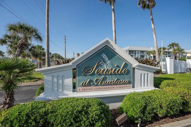 view of community / neighborhood sign