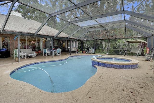 view of swimming pool featuring an in ground hot tub, an outdoor living space, a patio, and a lanai