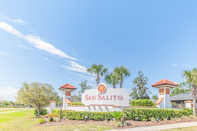 view of community / neighborhood sign