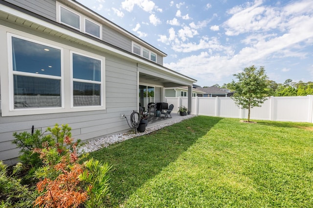 view of yard with a patio area