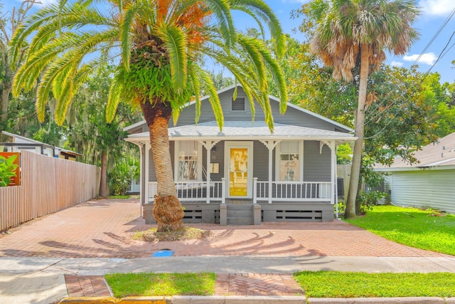 bungalow-style house featuring covered porch