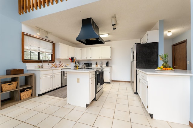 4109 Pine Run Cir, Saint Augustine, FL 32086 - kitchen with appliances with stainless steel finishes, range hood, an island with sink, light countertops, and white cabinetry