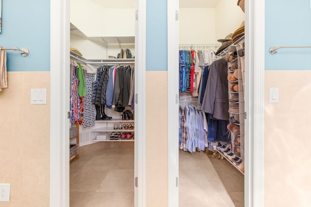 view of spacious closet
