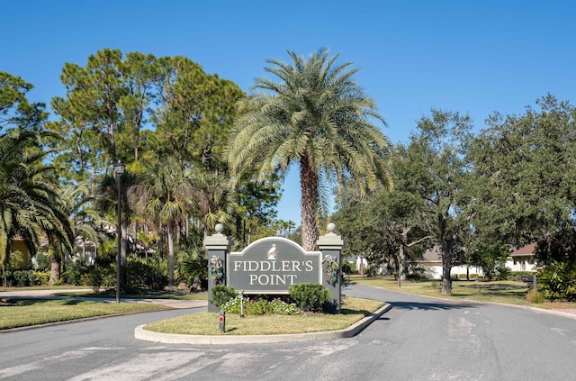 view of community / neighborhood sign