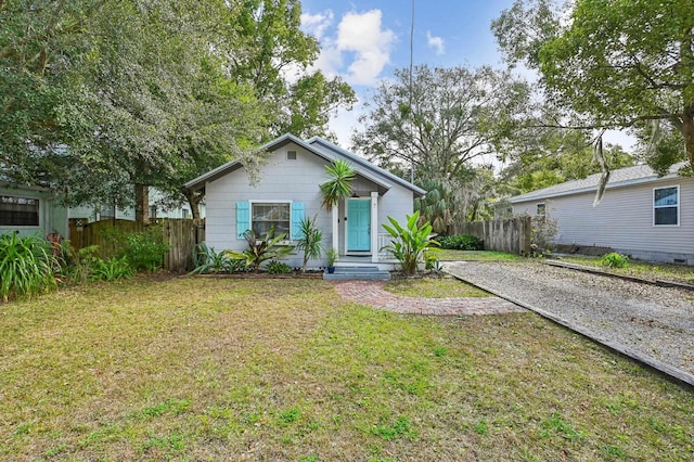 view of front facade with a front lawn