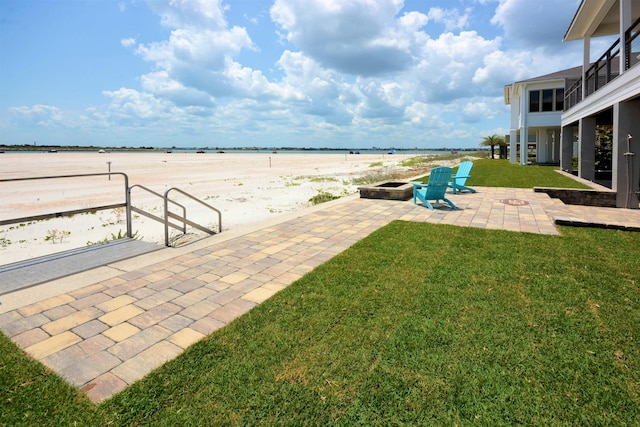 view of yard with a patio