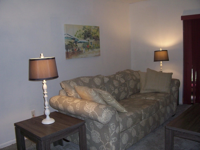 living area with carpet flooring