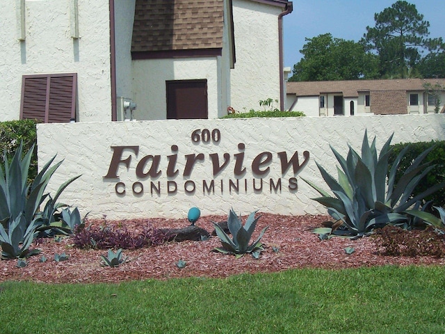 view of community / neighborhood sign