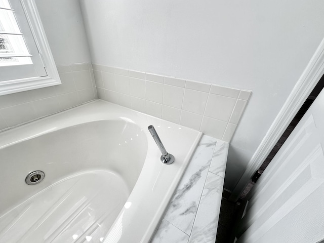 104 Falcon Rd, Saint Augustine, FL 32086 - full bathroom featuring a garden tub
