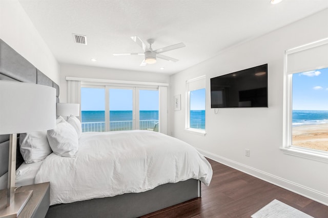 bedroom with visible vents, baseboards, recessed lighting, a ceiling fan, and dark wood-style flooring