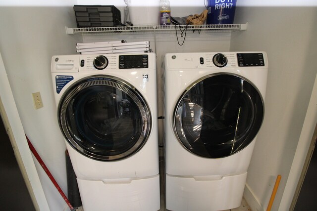 24 Aledo Ct, Saint Augustine, FL 32086 - washroom featuring laundry area and separate washer and dryer