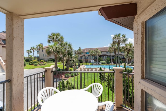 balcony with outdoor dining space