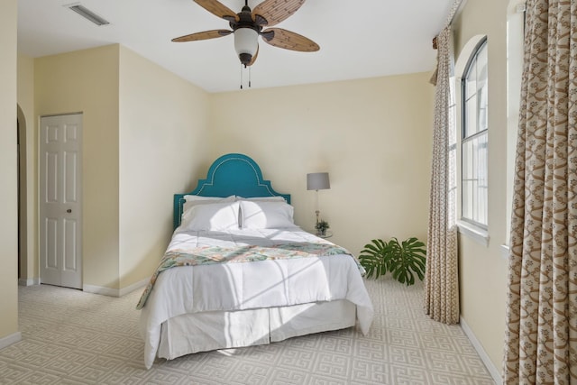 bedroom featuring ceiling fan