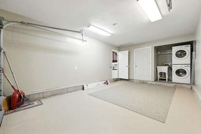 1684 Leon St, Saint Augustine, FL 32080 - garage featuring stacked washer / dryer