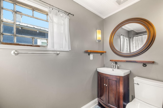 73 Kings Ferry Way, Saint Augustine, FL 32084 - full bath with visible vents, toilet, vanity, and baseboards