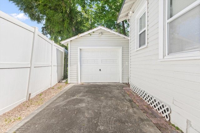 54 Grove Ave, Saint Augustine, FL 32084 - detached garage with driveway