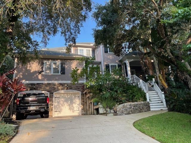 view of front facade with a garage