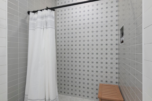 room details featuring walk in shower