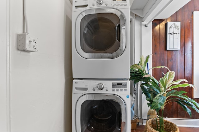 85 N Saint Augustine Blvd Unit 1, Saint Augustine, FL 32080 - clothes washing area featuring estacked washer and dryer