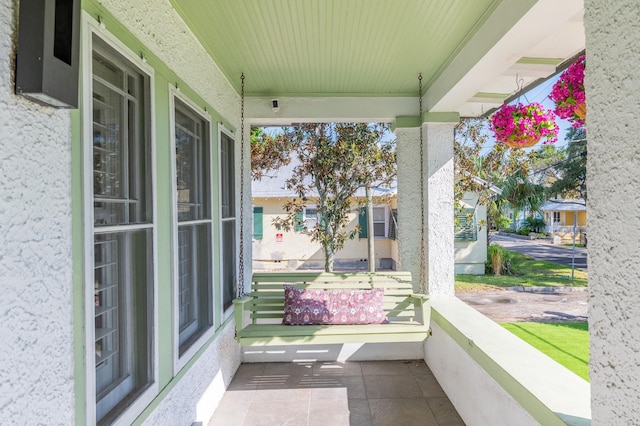 balcony featuring covered porch