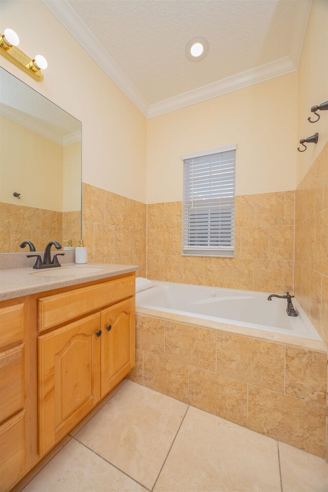 2 Lisbon St, Saint Augustine, FL 32080 - full bathroom featuring tiled shower