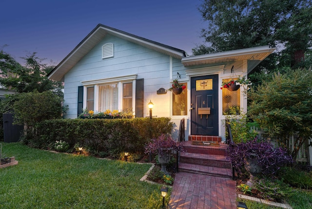 6 E Park Ave, Saint Augustine, FL 32084 - view of front of house featuring a yard