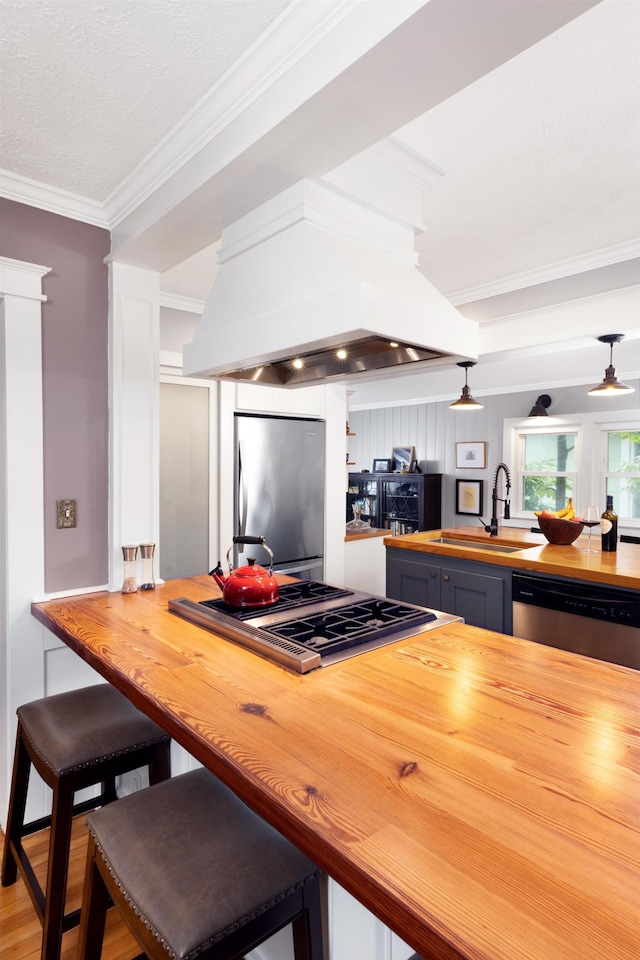 6 E Park Ave, Saint Augustine, FL 32084 - dining area featuring crown molding and wood finished floors