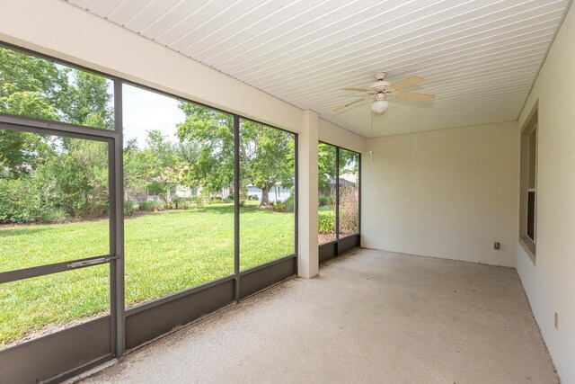 902 Heron Point Cir, Deland, FL 32724 - unfurnished sunroom with ceiling fan