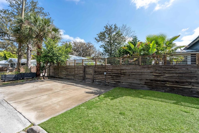 view of yard featuring fence