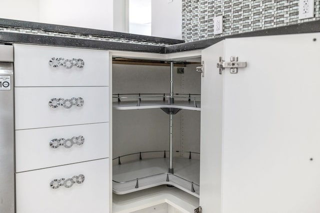 bathroom featuring tasteful backsplash