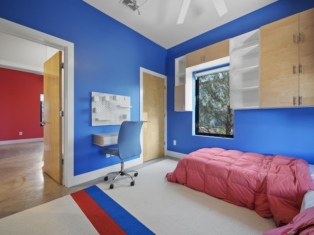 bedroom with ceiling fan