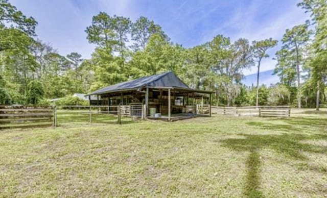 exterior space featuring an outbuilding