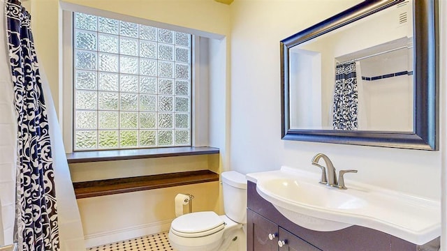 100 Saturn Rd, Saint Augustine, FL 32086 - bathroom featuring vanity and a shower with curtain