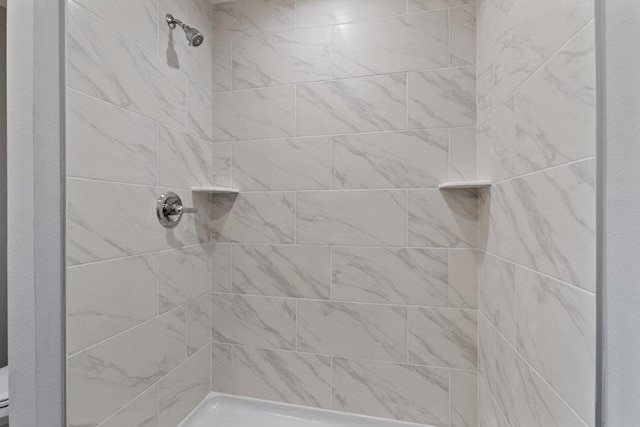2891 N 8th St, Saint Augustine, FL 32084 - bathroom featuring a tile shower