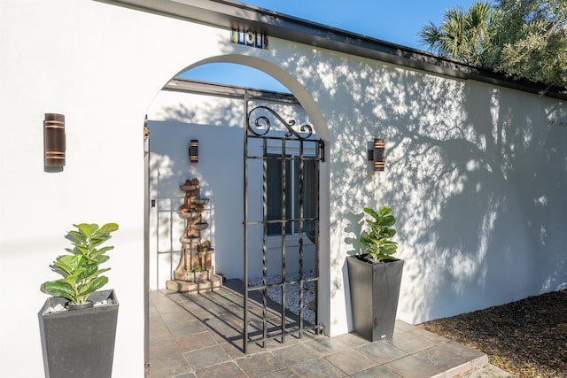 101 Dolphin Dr, Saint Augustine, FL 32080 - property entrance with stucco siding
